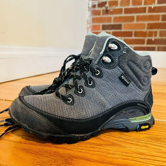 VERY NICE AHNU VIBRAM RUBBER WATERPROOF HIKING BOOTS WOMEN'S SIZE US 6.5 - Picture 10 of 16